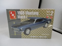 1/25 SCALE MODEL KIT AMT 1969 MUSTANG MACH I #38219