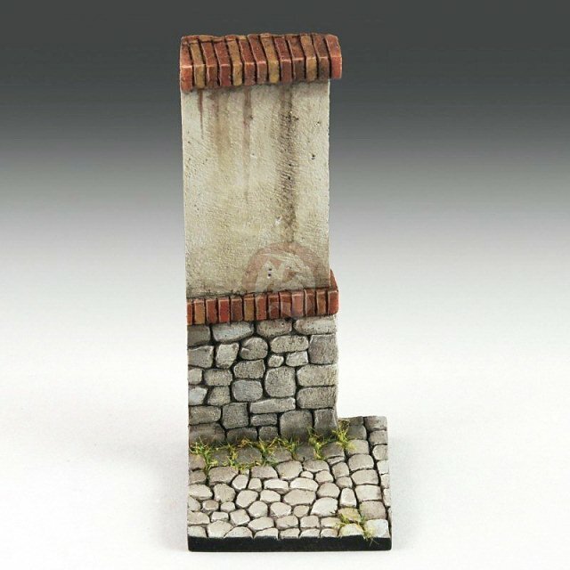 Royal Model 54mm (1/32) 1/35 Cobblestone Road Section with Wall Base (3.5cm) 868