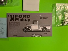 1934 FORD PICKUP TRUCK CUSTOMIZING 3N1 MODEL KIT AMT ROUND 2 1/25 SCALE NEW LOOK