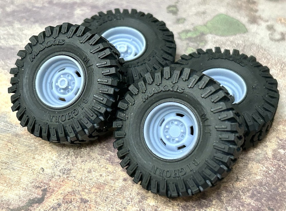 1/24 Scale: 15-Inch “5-Spoke Steel” Wheels W/ Huge 35-inch Mud Tires. Resin