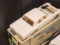 AMT 1965 Ford Thunderbird HT 1/25 Scale Model Kit – Nice Unbuilt Kit, Rough Box