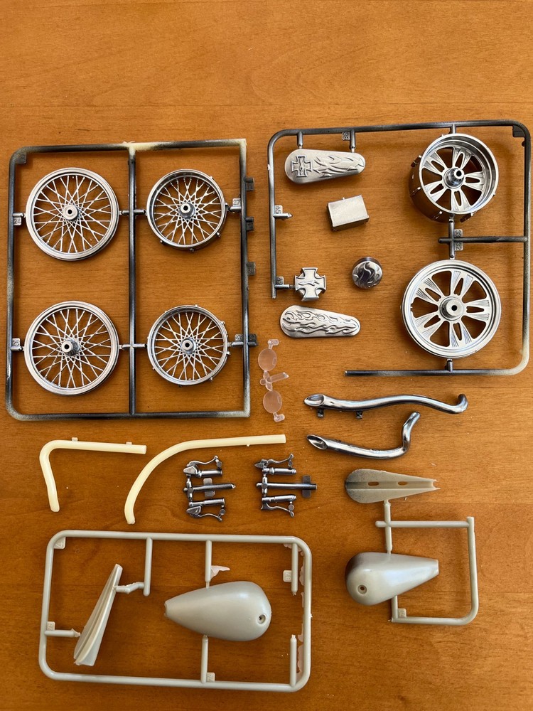 Revell/Monogram 1:12 Scale PRE-PRODUCTION CHOPPER MOTORCYCLE TEST SHOT PARTS