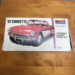 MONOGRAM ’57 Chevy Corvette Model Kit 1/24 2227 Open Box Complete Kit Pre-owned