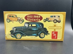 AMT MODEL KIT 1932 FORD VICTORIA VICKY 2432-150 Rare Kit