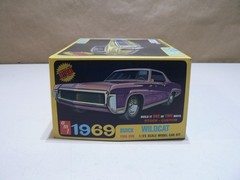 Vintage AMT 1969 Buick Wildcat 1/25 Model Kit Y916-200 New Open Box Parts