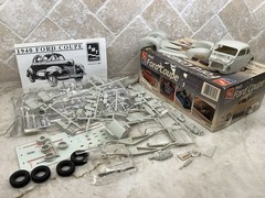 AMT ERTL 1940 Ford Coupe Model Kit 1993.