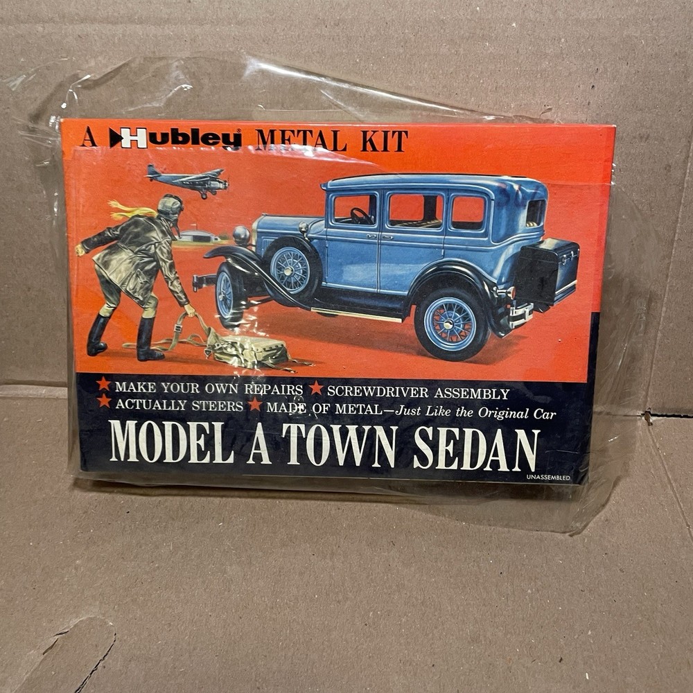Orig vintage Hubley Model A Town Sedan Automobile Metal model kit UNUSED UNBUILT