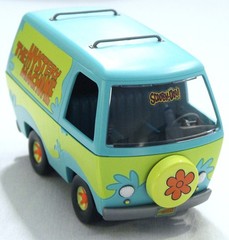 Revell 2017 Scooby-Doo Model Kit Daphne, Fred, Scooby, & Mystery Machine