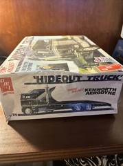 AMT 1158 1/25 Hideout Transporter Kenworth Tyrone Malone Truck