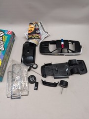 AMT/ERTL Snapfast Slammers Road Block Cop Car(Chevy Caprice) 1:25 Read