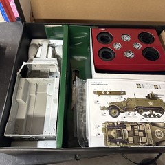 Trumpeter 1/16 M-16 Multiple Gun Carriage Halftrack Model Kit with Extra