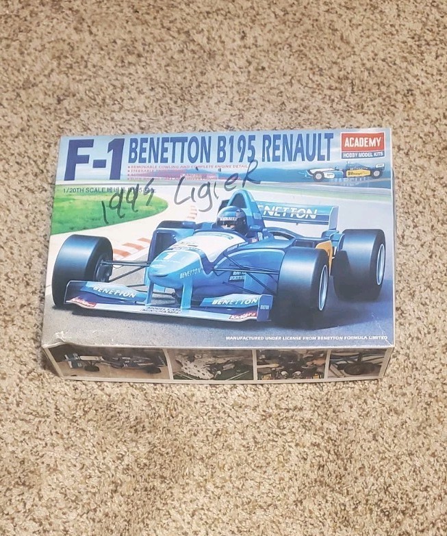 Academy F-1 Benetton B195 1:20 Formula One Renault Race Car Model Unassembled