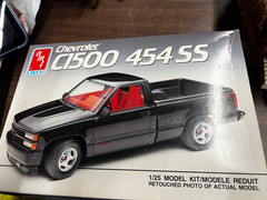 ERTL Cheverolet c1500 454ss 1/25 model kit open box (3A)
