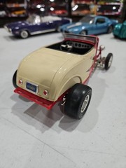 1:18 Chopped 32 Roadster – Missing top – NO BOX – FREE SHIPPING INCLUDED