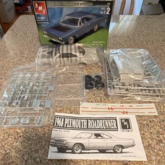 AMT Ertl 1968 Plymouth Roadrunner 1:25 Plastic Model Kit Skill 2 #31549