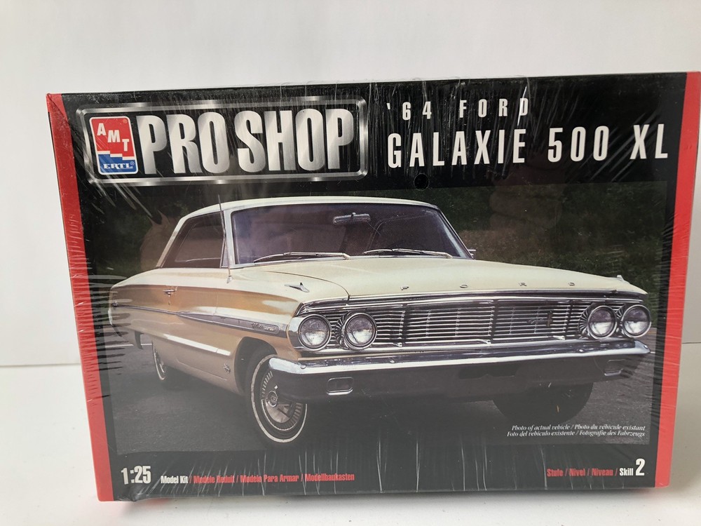 AMT Ertl Pro Shop ’64 Ford Galaxie 500 XL 1:25 Scale Model Kit NIB