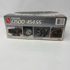 AMT ERTL # 6032 Chevrolet C 1500 454 SS PICKUP TRUCK1/25 Scale Open Unbuilt S8