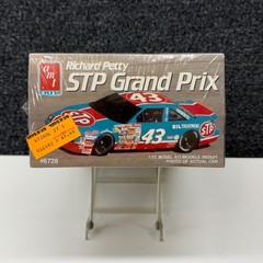 AMT ERTL Richard Petty STP Grand Prix 1/25 Model Kit NASCAR 43 Pontiac 6728 NEW