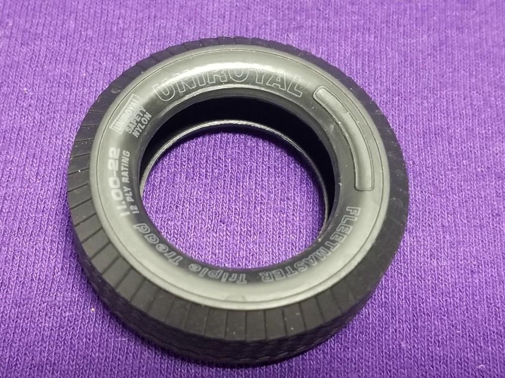 1 – UNIROYAL FLEETMASTER TIRE from Diamond REO Truck Tractor 1:25 AMT Model Kit