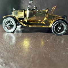 Limited edition 24KT Gold 1925 Ford Model T Touring Car Spectacular 1:24 Scale