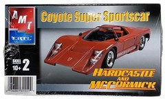 AMT Hardcastle&McCormick Coyote Super Sportscar Vintage 2002 1:25 Model Kit NEW