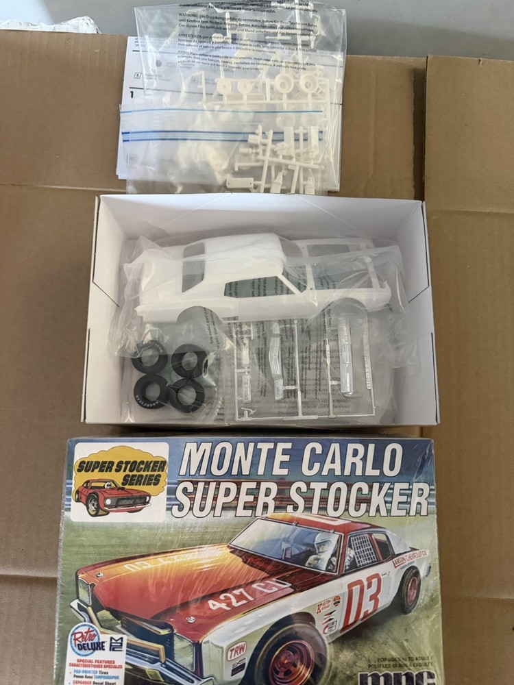MPC 962M Chevy Monte Carlo 427 Super Stocker 1:25 Model Retro Deluxe NOS