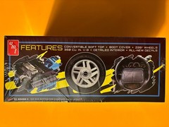 1996 CHEVROLET CAMARO Z28 CONVERTIBLE MODEL KIT 1/25 SCALE AMT ROUND 2 NEW LOOK!