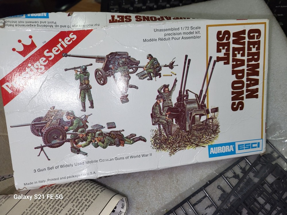 Aurora ESCI WW II German Weapons Set Kit 1/72 #6218