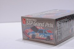 AMT ERTL RICHARD PETTY #43 STP GRAND PRIX SCALE 1:25 MODEL KIT NEW 6728
