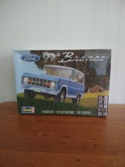 REVELL 1/24 Ford Bronco (1966 TO 1970 STYLE) – 85-4320 – Factory Sealed New