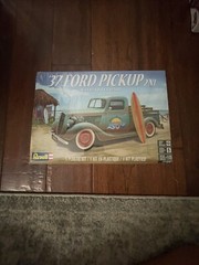 Revell 85-4516 1937 Ford Pickup truck model kit BN
