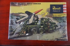 Revell Lacrosse Missile with Mobile Launcher (14447)