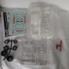 NOS Revell Motorcraft T-Bird Pro Stock Bob Glidden 1:24 Model Car Kit 85-4098