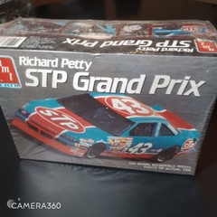 Richard Petty STP Grand Prix AMT Ertl 1/25 Scale Model Car Kit #6728 Sealed