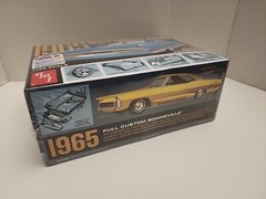 Skill 2 Model Kit 1965 Pontiac Bonneville Sport Coupe 3-in-1 Kit 1/25 SEALED