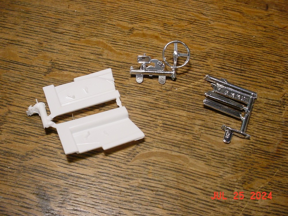 Revell Austin Powers Shaguar Roadster Interior Panels 1/25 Model Kit 1374