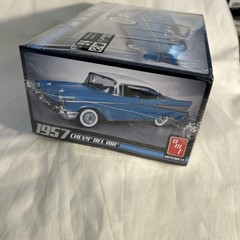 AMT 1957 Chevy Bel Air Model Car Scale 1:25 Factory Sealed