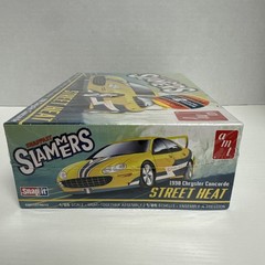 AMT Street Heat 1998 Chrysler Concorde Slammers SNAP 1:25 Scale Model Kit sealed