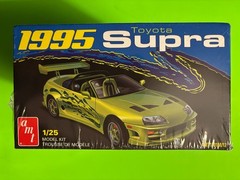 1995 TOYOTA SUPRA MODEL KIT AMT ROUND 2 1/25 SCALE NEW SEALED COOL LOOK!!