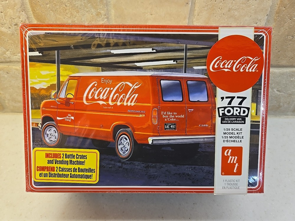 AMT ’77 Ford Coca-Cola Delivery Van W/Coke Accessories 1/25 !!Factory Sealed!!