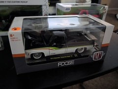 M2 Machines Foose Design 1973 Chevrolet Cheyenne Super 10 Diecast Car 8+ 1/24