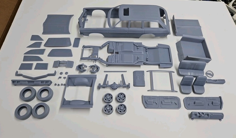 ABS-LIKE RESIN 3D PRINTED 1/25 1973 OLDSMOBILE VISTA CRUISER STATION WAGON KIT