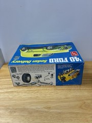 Vtg AMT 40 Ford Sedan Delivery Street Rods 1/25 T149 1974 Model Kit Pre-owned
