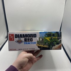 AMT MACK DIAMOND REO TRACTOR 1/25 SCALE MODEL TRUCK KIT