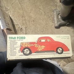 MPC Super Snap 1940 Ford 1/25 Scale Model Kit