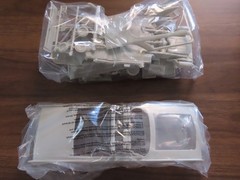 AMT 1/25 ’65 LINCOLN CONTINENTAL (3 in 1 Convertible Customizing Kit) (38402)