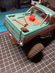 Pre Painted Rusty Rusted G Scale Tow Chain Mechanics Garage Wrecker Truck 1/24