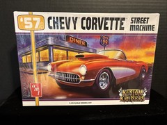AMT 1498 ‘57 CHEVY CORVETTE MODEL KIT-NIB-1/25 SCALE