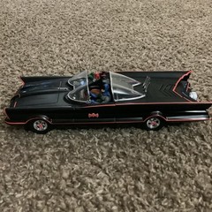 Polar Lights 1/25 Snap Batman 1966 Batmobile Prepainted Model Kit Figure Parts