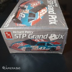 Richard Petty STP Grand Prix AMT Ertl 1/25 Scale Model Car Kit #6728 Sealed